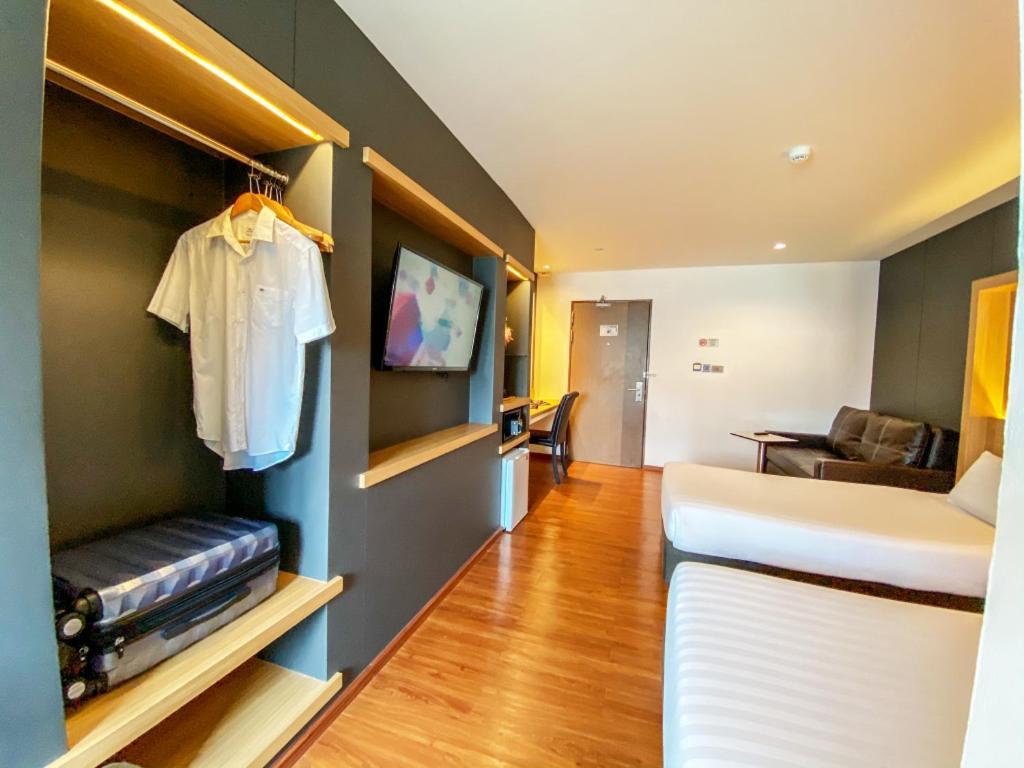 The Three Hat Yai Extérieur photo